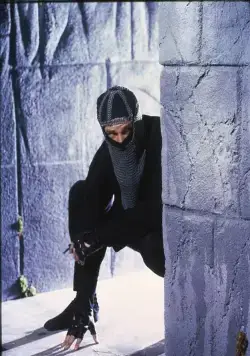 Поверженный идол (1986) через торрент скачать Поверженный идол (1986) фильм через торрент скачать