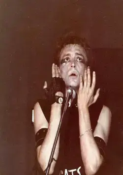 Взломщик (1987) через торрент скачать Взломщик (1987) фильм через торрент скачать