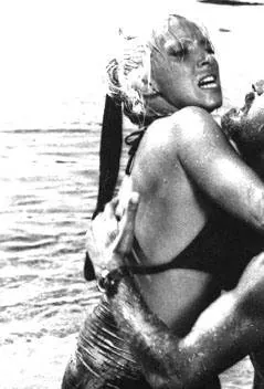 Отнесенные необыкновенной судьбой в лазурное море в августе (1974) в хорошем качестве через торрент Отнесенные необыкновенной судьбой в лазурное море в августе (1974) фильм в хорошем качестве через торрент