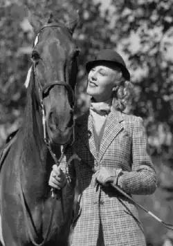 Цилиндр (1935) через торрент бесплатно Цилиндр (1935) фильм через торрент бесплатно