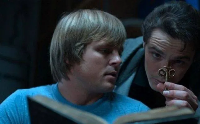 Коробка теней (2012) через торрент скачать Коробка теней (2012) фильм через торрент скачать