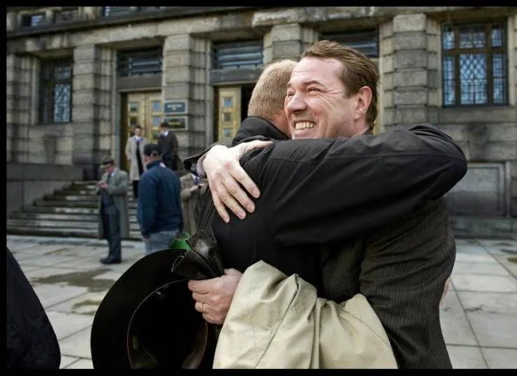 В тени (2012) через торрент бесплатно В тени (2012) фильм через торрент бесплатно