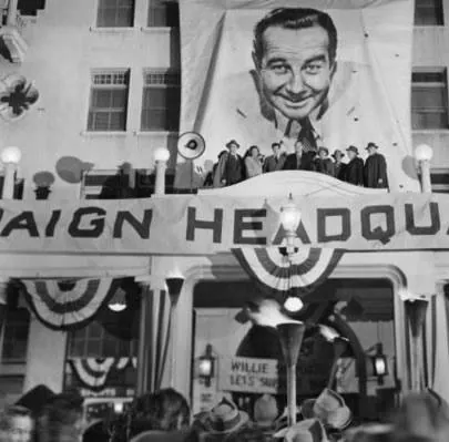 Вся королевская рать (1949) через торрент скачать Вся королевская рать (1949) фильм через торрент скачать