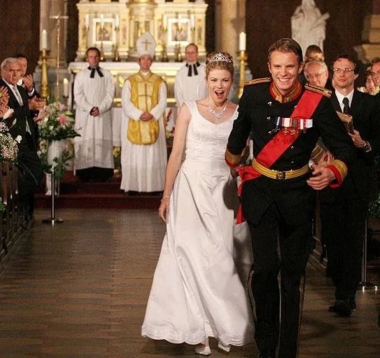 Принц и я: Королевская свадьба (2006) через торрент скачать Принц и я: Королевская свадьба (2006) фильм через торрент скачать