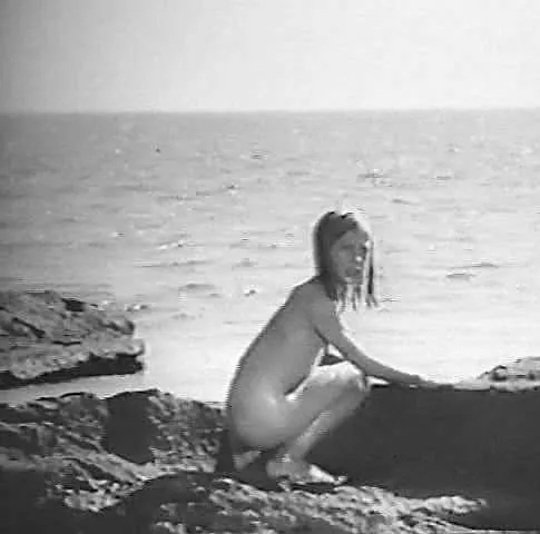 Девочка и эхо (1965) через торрент бесплатно Девочка и эхо (1965) фильм через торрент бесплатно