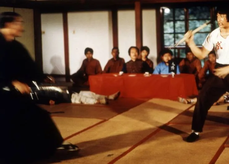 Новый яростный кулак (1976) через торрент скачать Новый яростный кулак (1976) фильм через торрент скачать