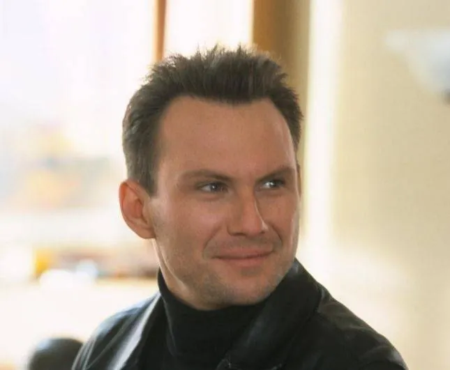 Охотник за головами (2004) через торрент бесплатно Охотник за головами (2004) фильм через торрент бесплатно