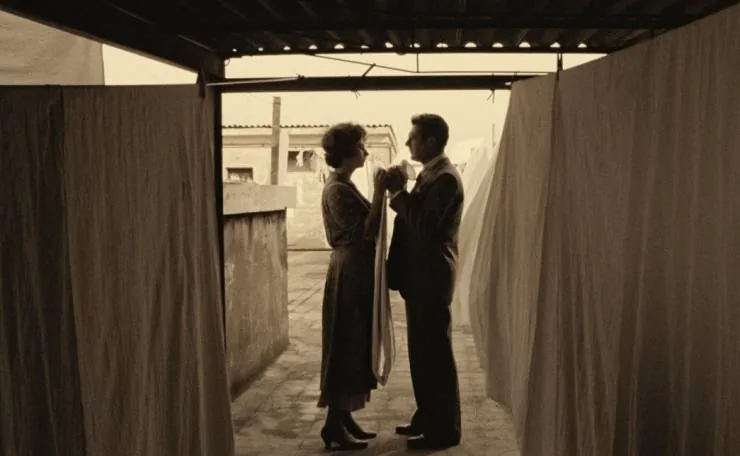 Необычный день (1977) через торрент скачать Необычный день (1977) фильм через торрент скачать