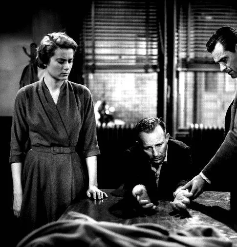 Деревенская девушка (1954) через торрент бесплатно Деревенская девушка (1954) фильм через торрент бесплатно