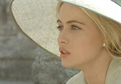 Французская женщина (1995) через торрент скачать Французская женщина (1995) фильм через торрент скачать