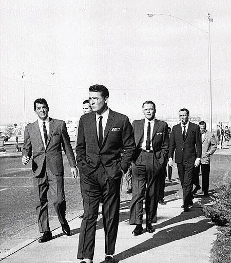 Одиннадцать друзей Оушена (1960) через торрент скачать Одиннадцать друзей Оушена (1960) фильм через торрент скачать