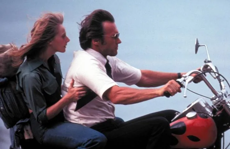 Сквозь строй (1977) через торрент скачать Сквозь строй (1977) фильм через торрент скачать