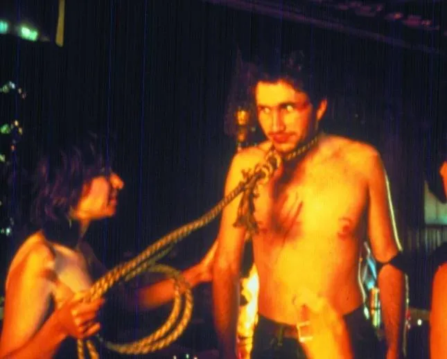 Нацисты-серфингисты должны умереть (1986) через торрент скачать Нацисты-серфингисты должны умереть (1986) фильм через торрент скачать