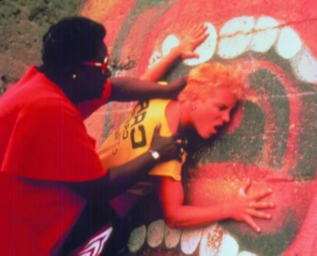 Нацисты-серфингисты должны умереть (1986) через торрент бесплатно Нацисты-серфингисты должны умереть (1986) фильм через торрент бесплатно