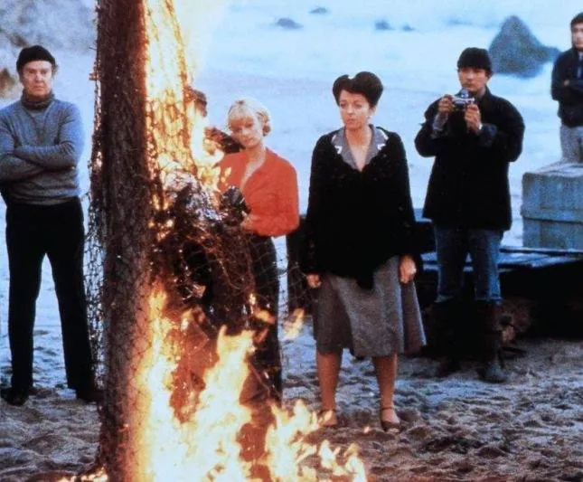 Похоронены, но не мертвы (1981) через торрент бесплатно Похоронены, но не мертвы (1981) фильм через торрент бесплатно