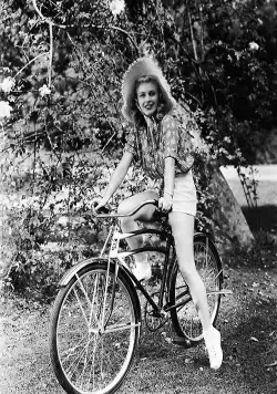 Беззаботная (1938) в хорошем качестве через торрент Беззаботная (1938) фильм в хорошем качестве через торрент