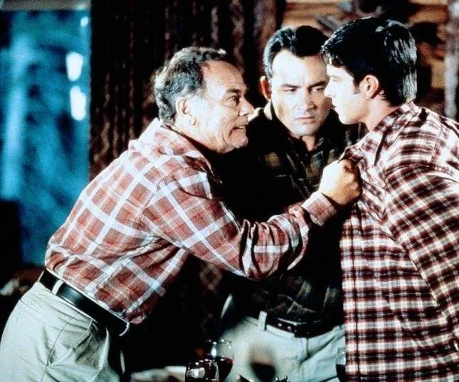 Семейные тайны (1999) через торрент скачать Семейные тайны (1999) фильм через торрент скачать