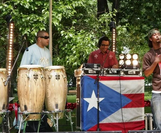 Почувствуй ритм (2007) через торрент скачать Почувствуй ритм (2007) фильм через торрент скачать