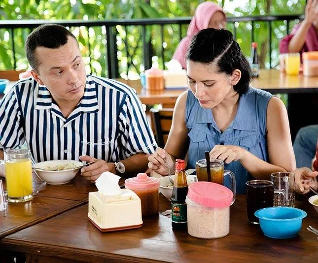 Аруна и её тарелка (2018) через торрент скачать Аруна и её тарелка (2018) фильм через торрент скачать