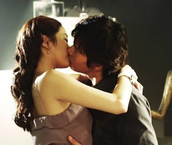 У каждого есть секрет (2004) через торрент бесплатно У каждого есть секрет (2004) фильм через торрент бесплатно