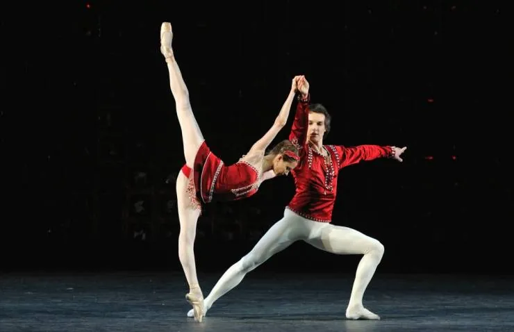 Драгоценности (2020) через торрент скачать Драгоценности (2020) фильм через торрент скачать