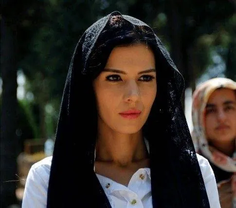 Госпожа Дила (2012) через торрент бесплатно Госпожа Дила (2012) сериал через торрент бесплатно