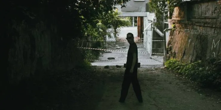 Изоляция (2018) через торрент скачать Изоляция (2018) фильм через торрент скачать