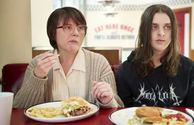 Лето Бэгнольдов (2019) через торрент скачать Лето Бэгнольдов (2019) фильм через торрент скачать