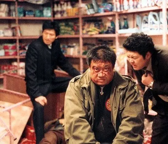 Необычный поворот (2004) через торрент скачать Необычный поворот (2004) фильм через торрент скачать