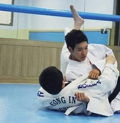 Доктор чемпионов (2010) в хорошем качестве через торрент Доктор чемпионов (2010) сериал в хорошем качестве через торрент