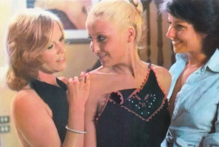 Эммануэль и Француаза, сестрички (1975) в хорошем качестве через торрент Эммануэль и Француаза, сестрички (1975) фильм в хорошем качестве через торрент