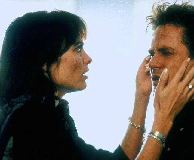 Бегущая мишень (1996) в хорошем качестве через торрент Бегущая мишень (1996) фильм в хорошем качестве через торрент