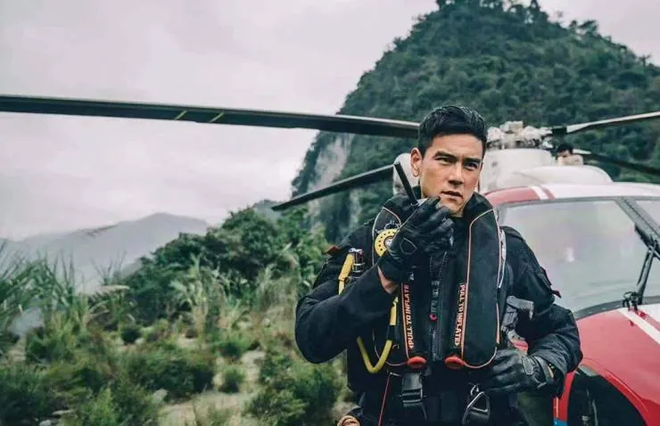 Служба спасения (2020) через торрент бесплатно Служба спасения (2020) фильм через торрент бесплатно