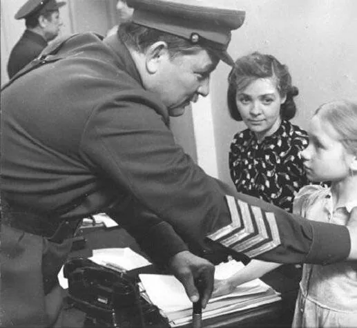 Говорит Москва (1985) через торрент бесплатно Говорит Москва (1985) фильм через торрент бесплатно