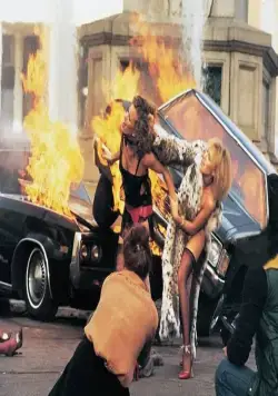 Глаза Лоры Марс (1978) в хорошем качестве через торрент Глаза Лоры Марс (1978) фильм в хорошем качестве через торрент