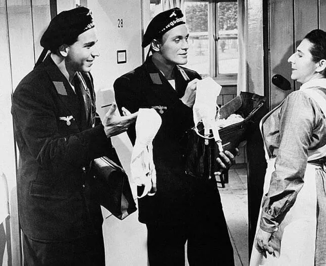 Акулы и мелкие рыбёшки (1957) в хорошем качестве через торрент Акулы и мелкие рыбёшки (1957) фильм в хорошем качестве через торрент