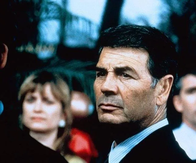 Окно во двор (1998) через торрент скачать Окно во двор (1998) фильм через торрент скачать