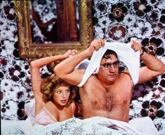 Сорок градусов под простыней (1976) в хорошем качестве через торрент Сорок градусов под простыней (1976) фильм в хорошем качестве через торрент