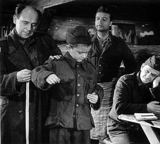 Пращник (1960) через торрент скачать Пращник (1960) фильм через торрент скачать