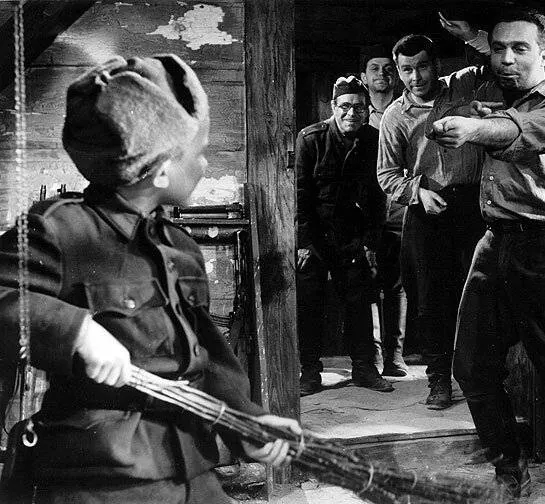 Пращник (1960) через торрент бесплатно Пращник (1960) фильм через торрент бесплатно