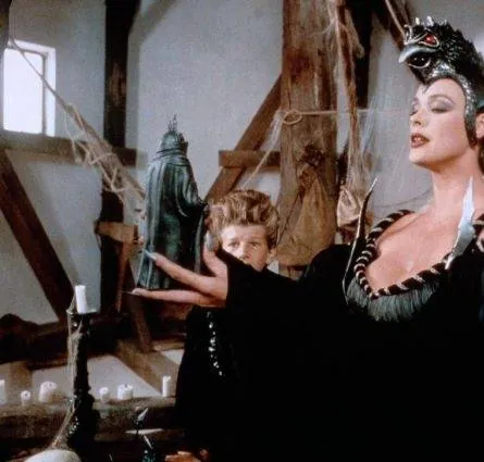 Фантагиро, или Пещера золотой розы 2 (1992) через торрент бесплатно Фантагиро, или Пещера золотой розы 2 (1992) фильм через торрент бесплатно