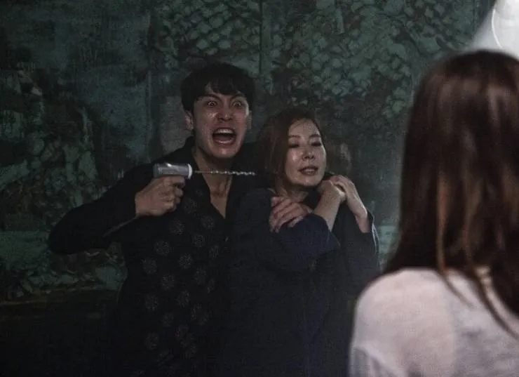 Закрытая палата (2019) через торрент бесплатно Закрытая палата (2019) фильм через торрент бесплатно