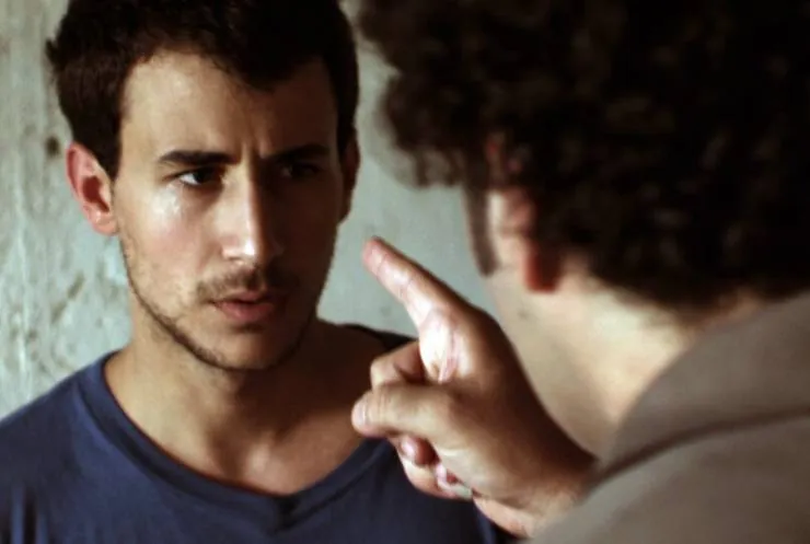 Разглядеть в темноте (2012) через торрент скачать Разглядеть в темноте (2012) фильм через торрент скачать