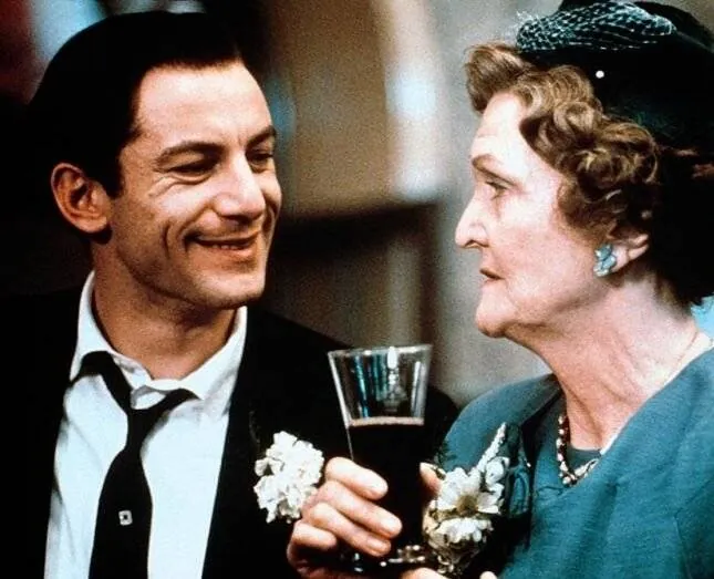 Ангел с ружьем (1992) через торрент скачать Ангел с ружьем (1992) фильм через торрент скачать