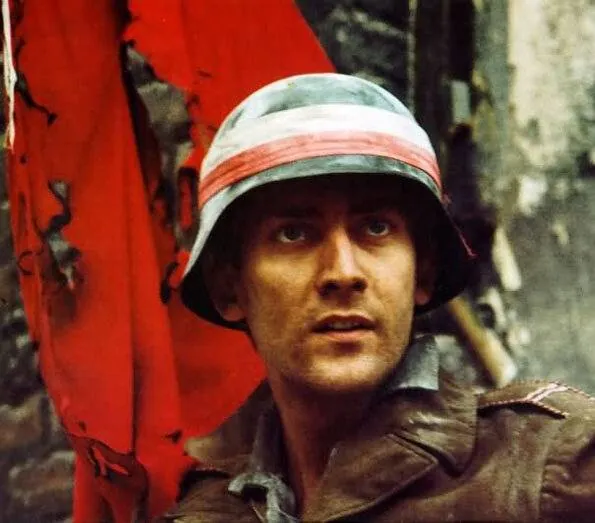 Перстенек с орлом в короне (1992) через торрент бесплатно Перстенек с орлом в короне (1992) фильм через торрент бесплатно