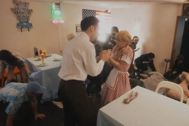 Зомби одним планом!: В Голливуде (2019) через торрент бесплатно Зомби одним планом!: В Голливуде (2019) фильм через торрент бесплатно