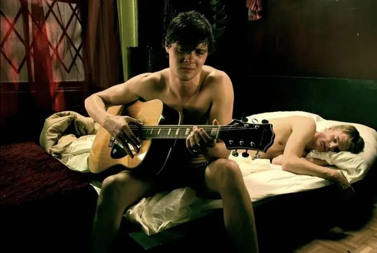 Между любовью и прощанием (2008) через торрент скачать Между любовью и прощанием (2008) фильм через торрент скачать