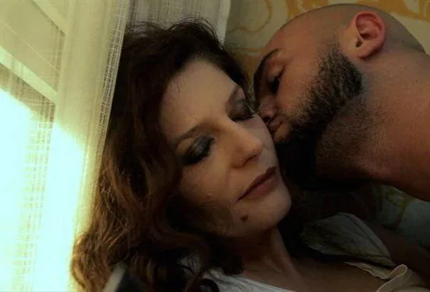 Мужчина в ванне (2010) через торрент скачать Мужчина в ванне (2010) фильм через торрент скачать