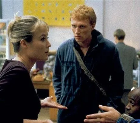 Спальни и прихожие (1998) через торрент скачать Спальни и прихожие (1998) фильм через торрент скачать