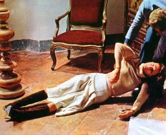 Семь нот в темноте (1977) в хорошем качестве через торрент Семь нот в темноте (1977) фильм в хорошем качестве через торрент